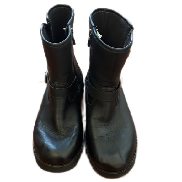 UGG Waterproof leather black Moto Boot with zipper Girl Size 6 - Picture 6 of 10